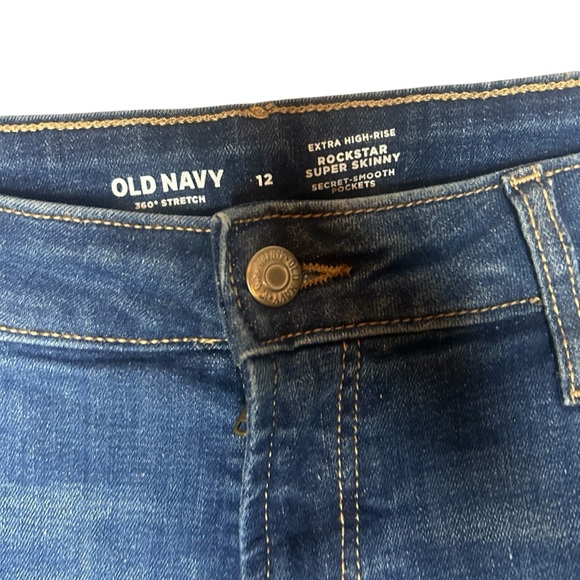 Old Navy Rockstar Extra High Rise Super Skinny Distressed Jeans Size 12 - Picture 5 of 10